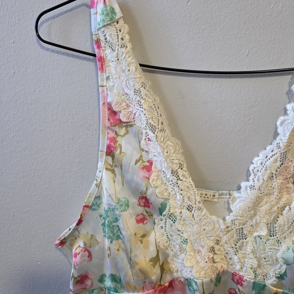 Max Studio Floral Chemise with Lace Trim - Picture 2 of 6